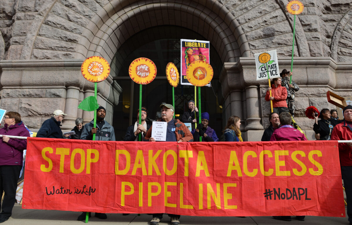 Sioux-folket og andre miljøforkjempere har lenge kjempet for å få stoppet Dakota Access Pipeline. Nå har de fått medhold i retten. Foto: CC BY 2.0 Fibonacci Blue / flickr
