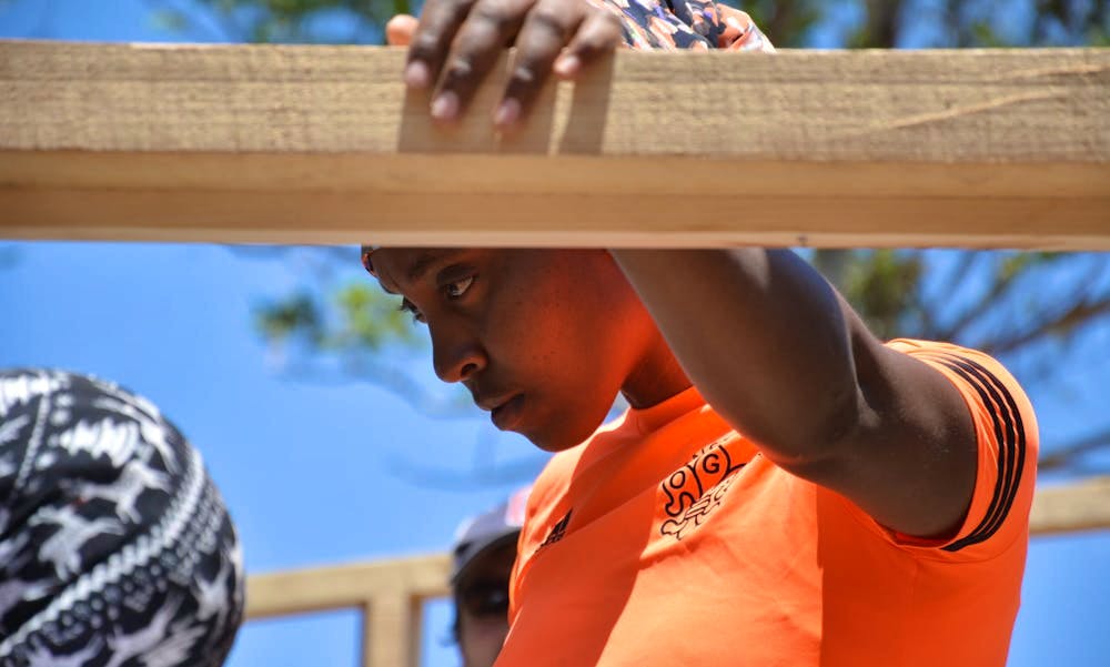 Susan Wairimu har studert til å bli tømrer i mer enn to år på den kenyanske skolen Comboni Polytechnic.